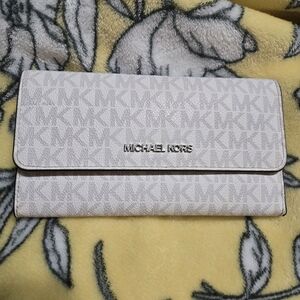 Michael Kors White Wallet